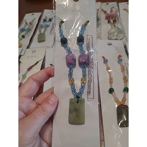 New 15 Pieces Ladies Boutique Jewelry Necklace Lot Beads Stones Green Pink Blue - Picture 6 of 7